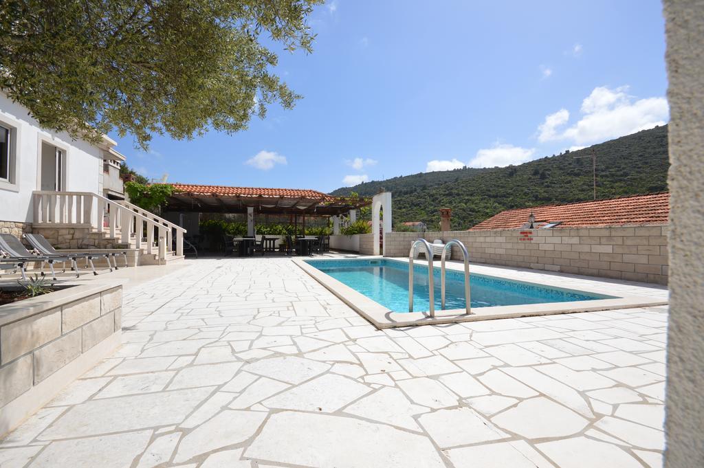 Villa Castello Zrnovo Exterior foto